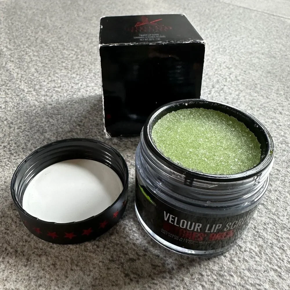 Jeffree Star indulge vibrant